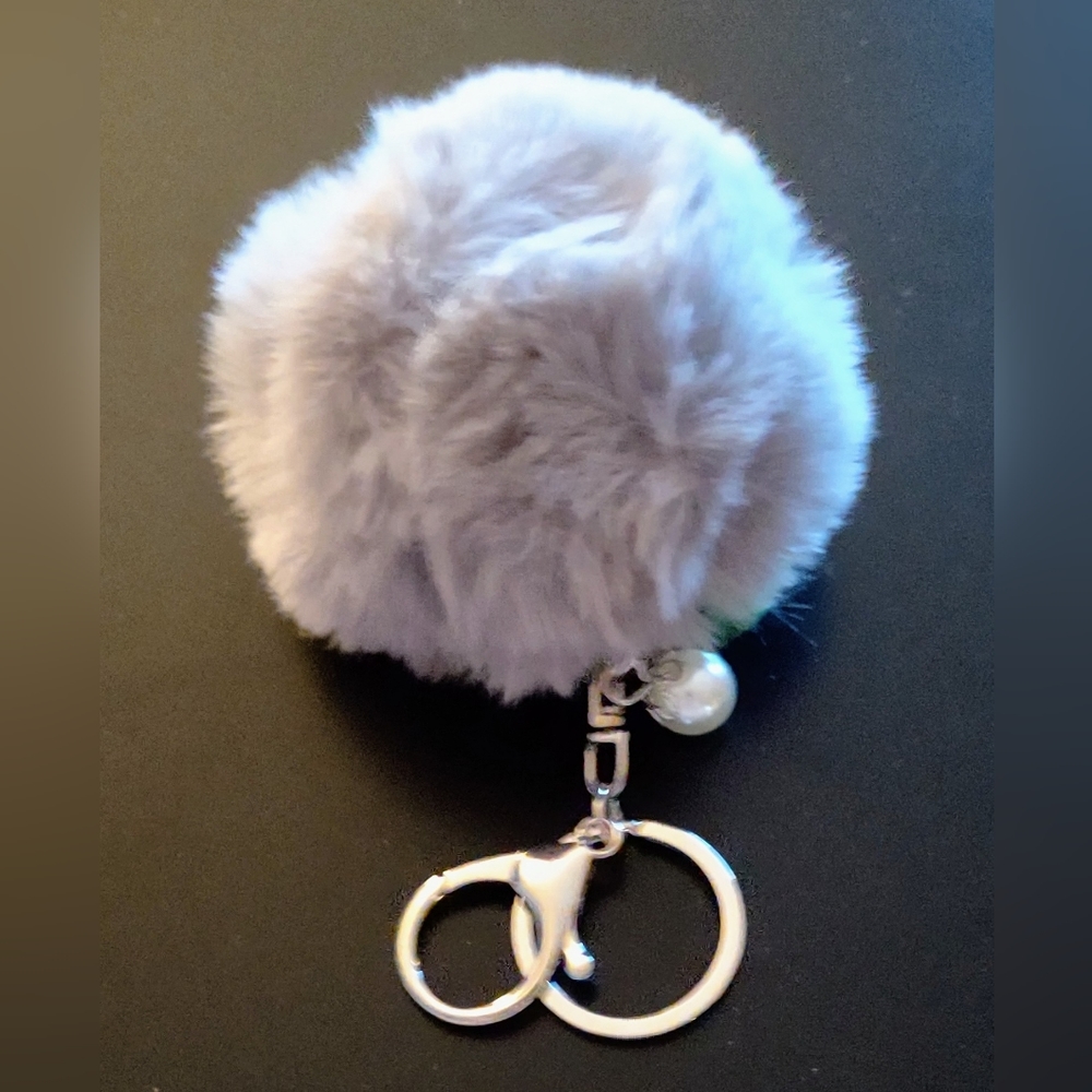 Pompom Keyring Womens Color Gray Furry Soft Cute Hanging Decor Clip Ring Pearl